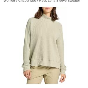 Womens north face mock long sleeve sweater - size medium